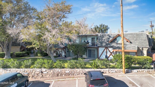 Building Photo - 350 Thunderbird Dr