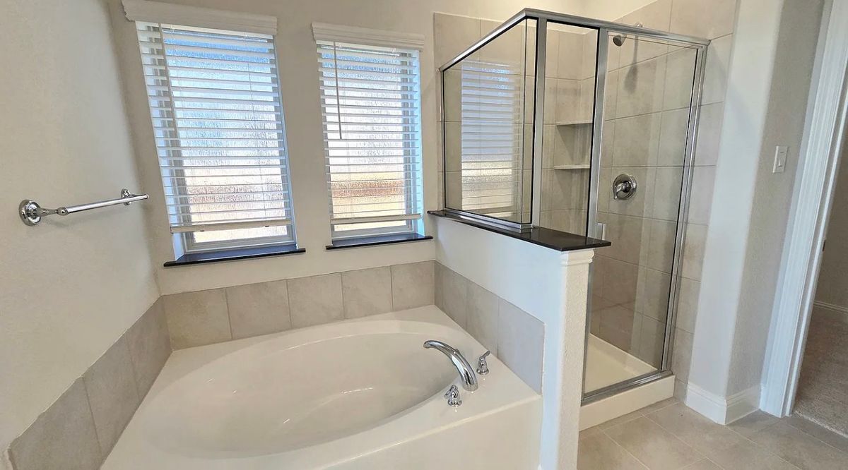 Building Photo - 3017 Burwick Ln