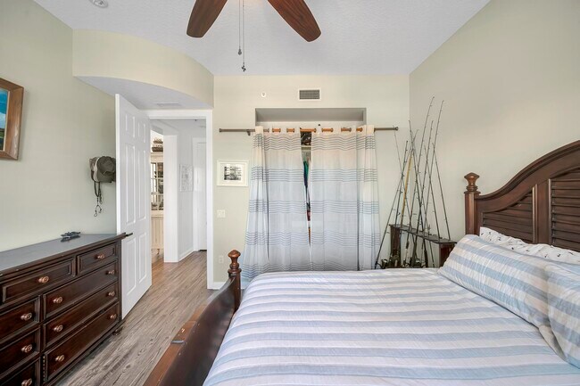 Building Photo - 10 Harbour Isle Dr E