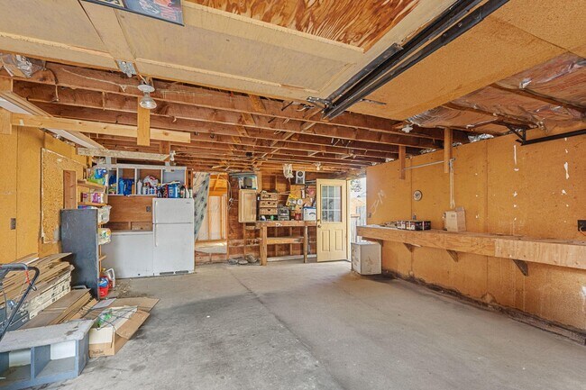 Building Photo - 206 W Jenkins Ave