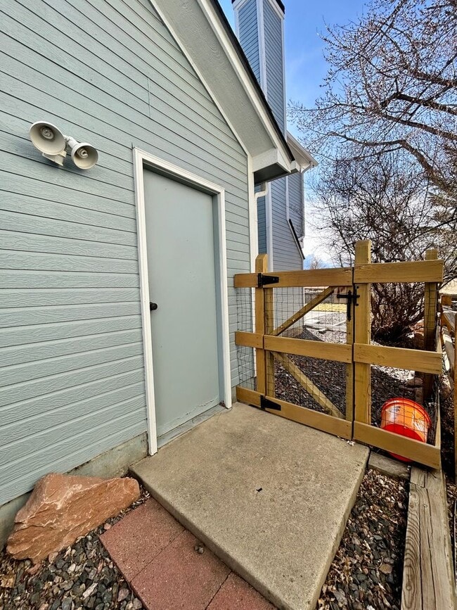 Building Photo - Gorgeous 3-Bedroom Home with Unobstructed Views and Access to North Open Space from Yard!