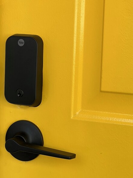 Building Photo - 39 Cushing St