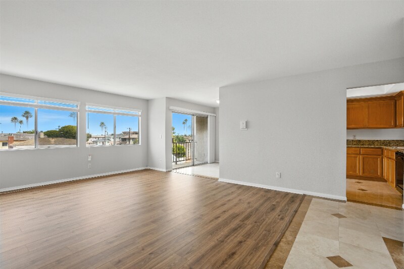 Building Photo - 1152 W 24th St