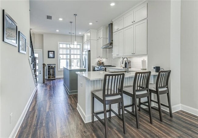 Building Photo - 4321 Parkside Pl