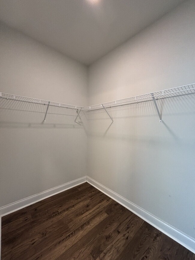 Building Photo - 608 Ravensridge Ln