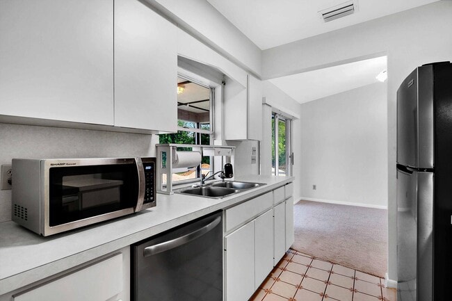 Building Photo - 4355 Avocado Blvd