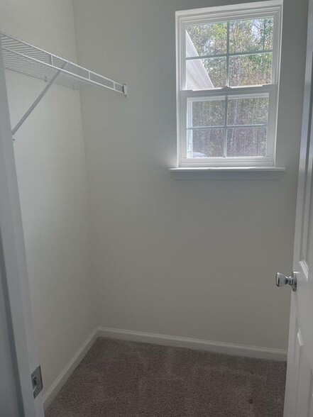 Building Photo - 9721 Tandem Ct