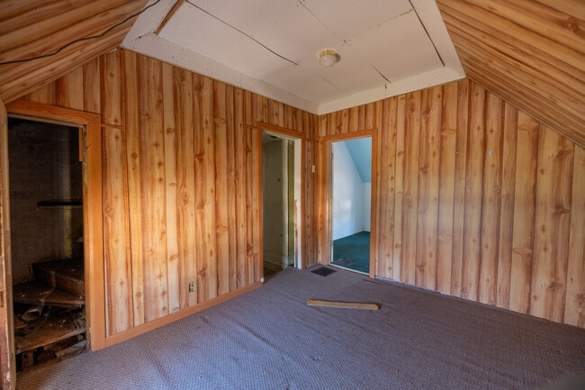 Building Photo - 1827 Gilbert St