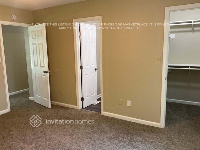 Building Photo - 3620 Castlegate Dr