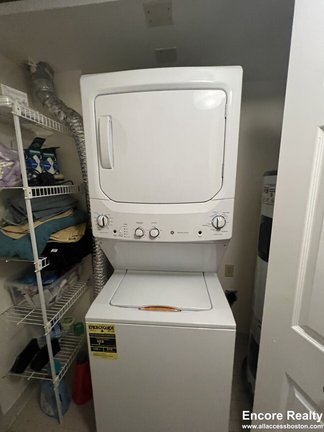 Building Photo - 345 Franklin St