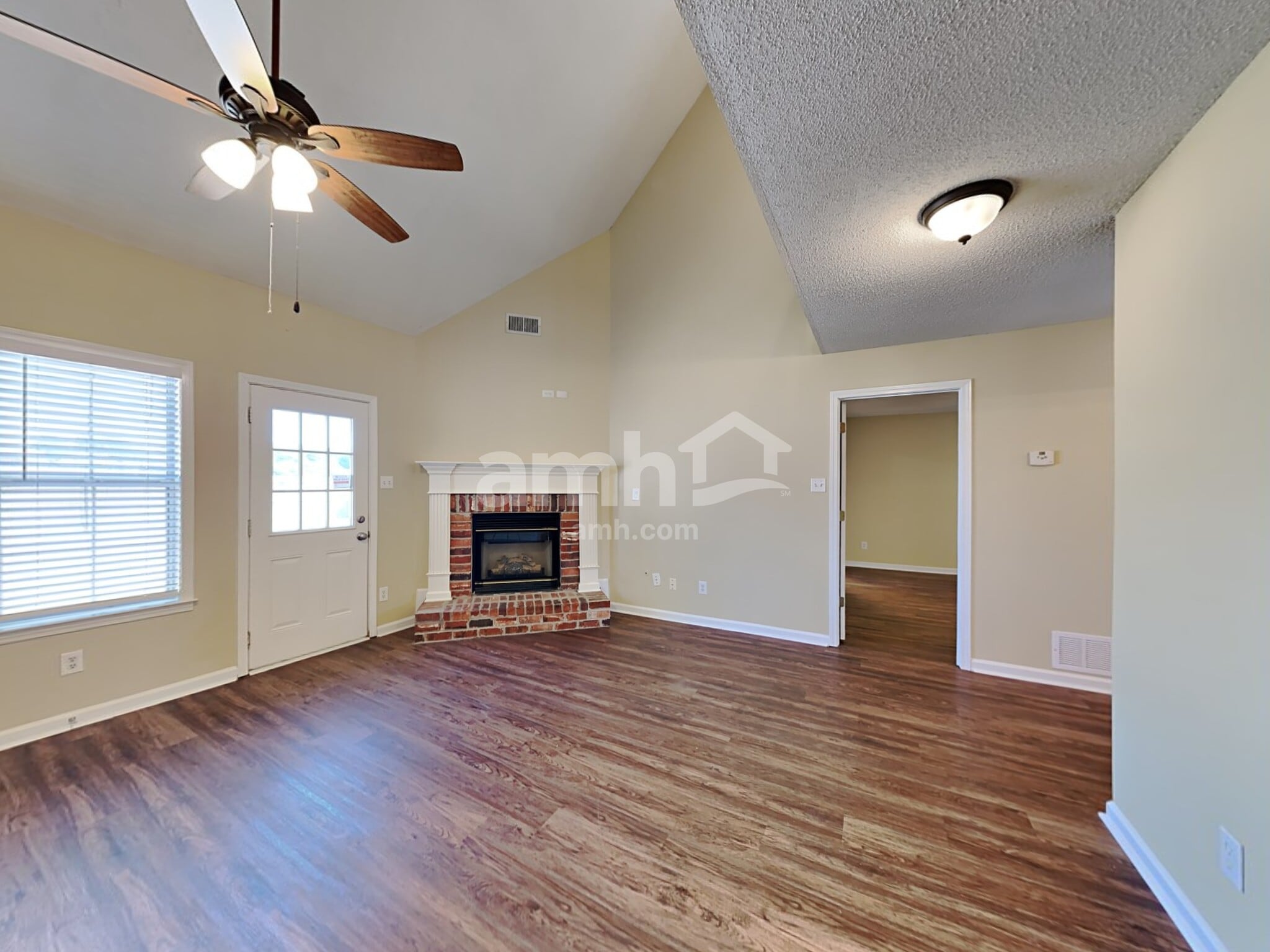 Building Photo - 1400 Pendulum Dr N