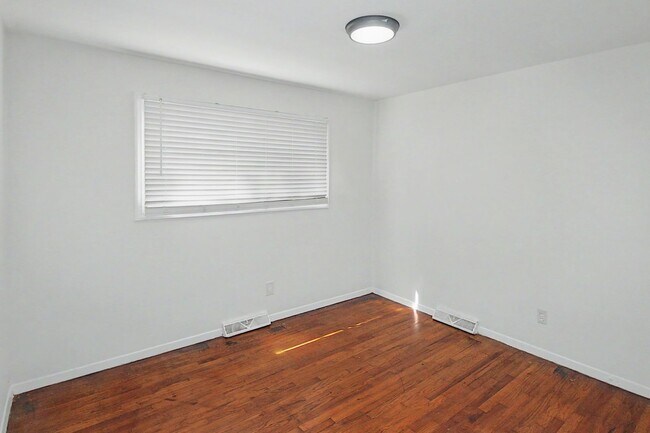 Building Photo - Updated 3-Bedroom Ranch with Modern Finishes & Timeless Charm
