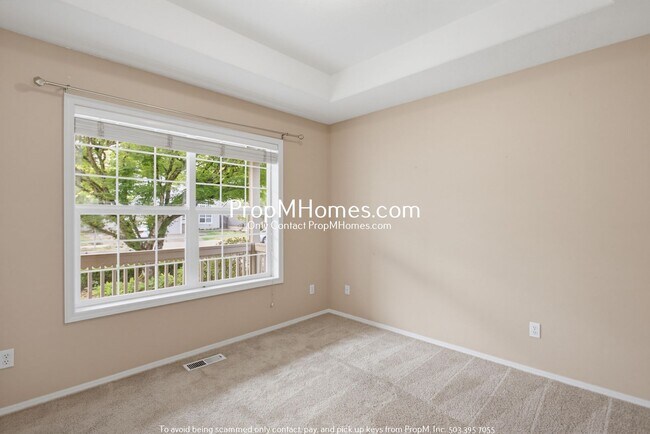 Building Photo - 23858 SW Pinecone Ave