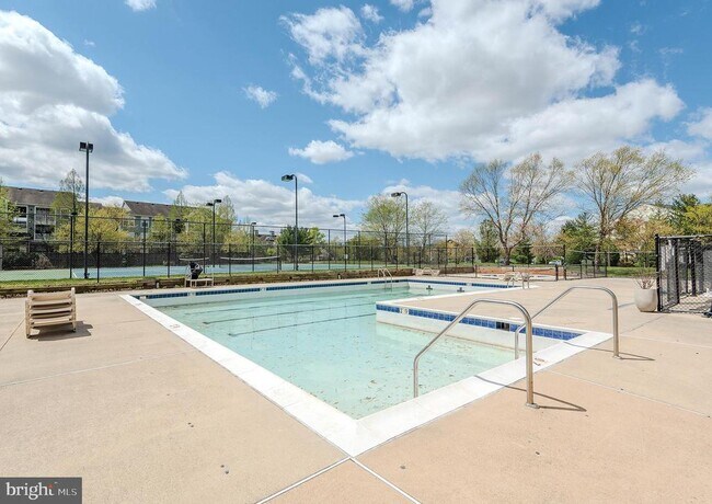 Building Photo - 2134 Commissary Cir