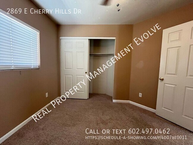 Building Photo - 2869 E Cherry Hills Dr