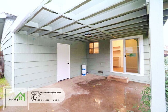 Building Photo - 2042 Neptune Terrace