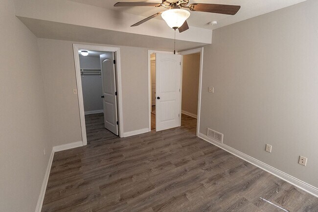 Building Photo - 4700 Dehaven Dr