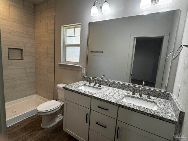 Building Photo - 102 S G St