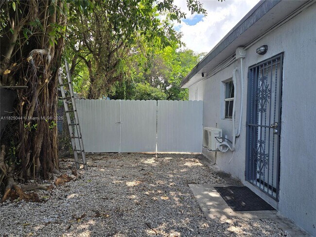 Building Photo - 1230 NW 70th St