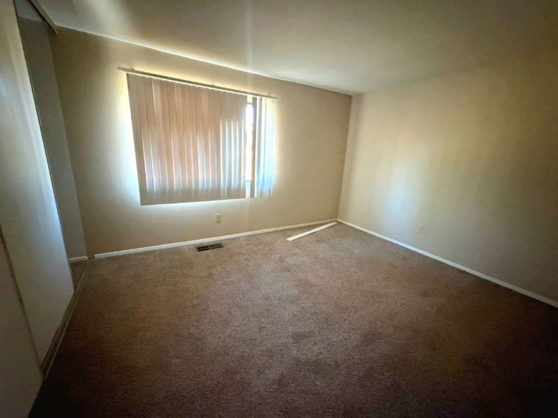 Building Photo - 3582 Pershall Rd