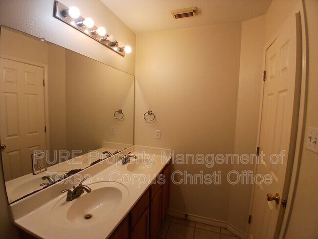 Building Photo - 7609 Cold Springs Dr