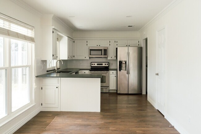 Building Photo - 2861 Panhandle Dr