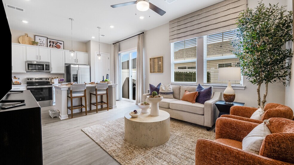 Primary Photo - Yardly Ellenton