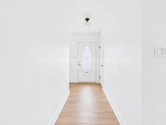 Building Photo - 236 Huntstree Pl