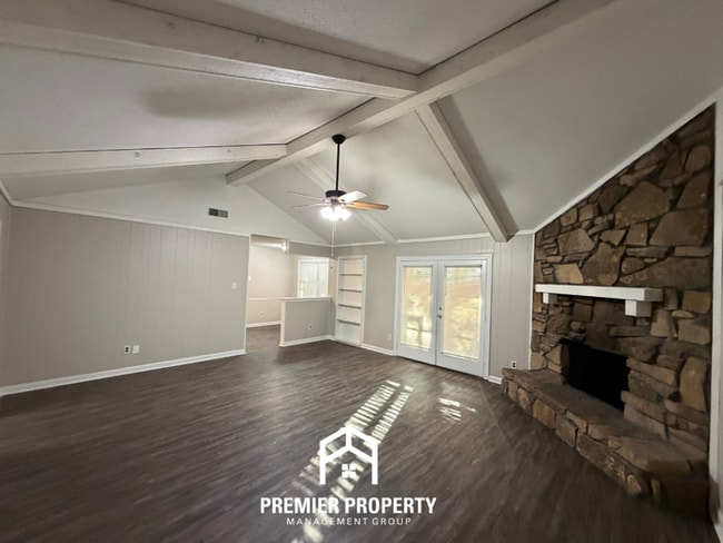 Building Photo - 3955 Castile St
