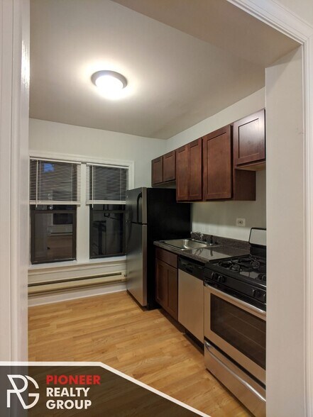 Building Photo - 2842 N Orchard St