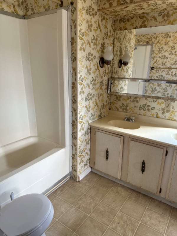 Building Photo - 12 Circle Dr