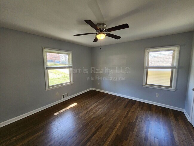 Building Photo - 1750 Boulderview Dr SE