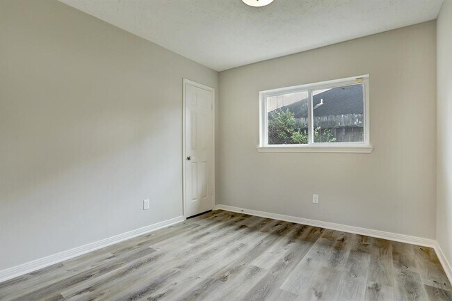 Building Photo - 3826 Carya Cir