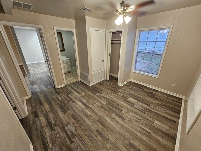 Building Photo - 811 S 21st St