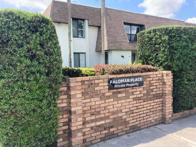 Building Photo - 3 Bedroom 2 Bathroom Condo at Palomar Plac...