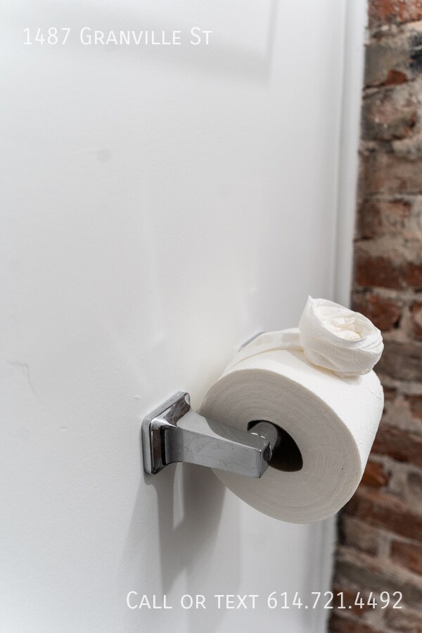 Building Photo - 1487 Granville St