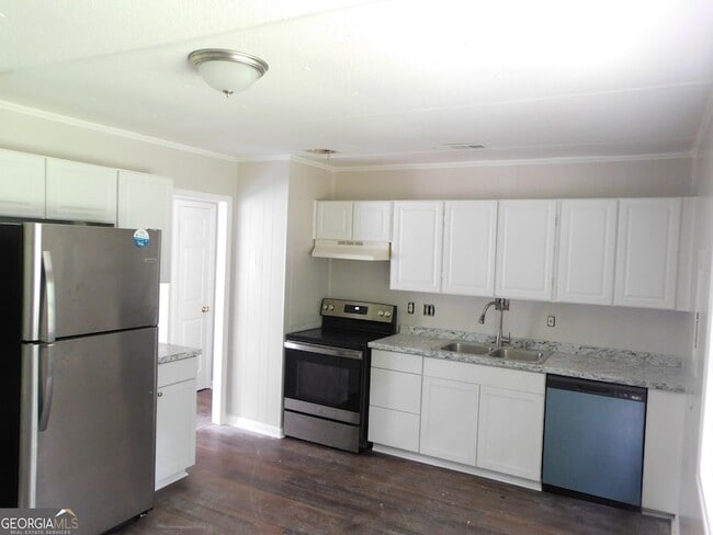 Building Photo - 145 Sarsen Cir