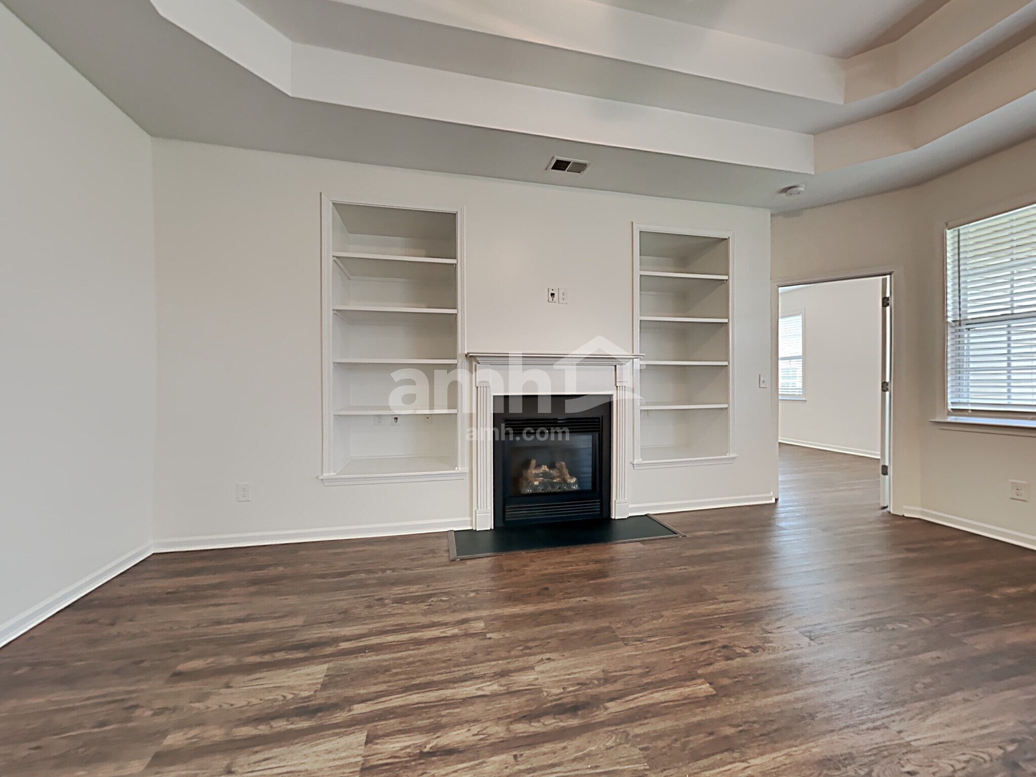 Building Photo - 8042 Regency Elm Dr