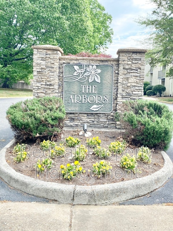 Building Photo - 568 Candle Ln