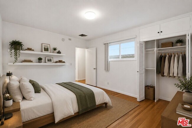 Building Photo - 12811 Cumpston St