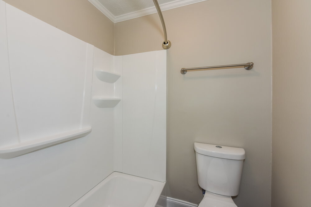 Building Photo - 2121 Ravenwood Dr