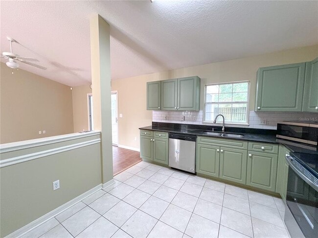 Building Photo - 8414 SW 66th Ln