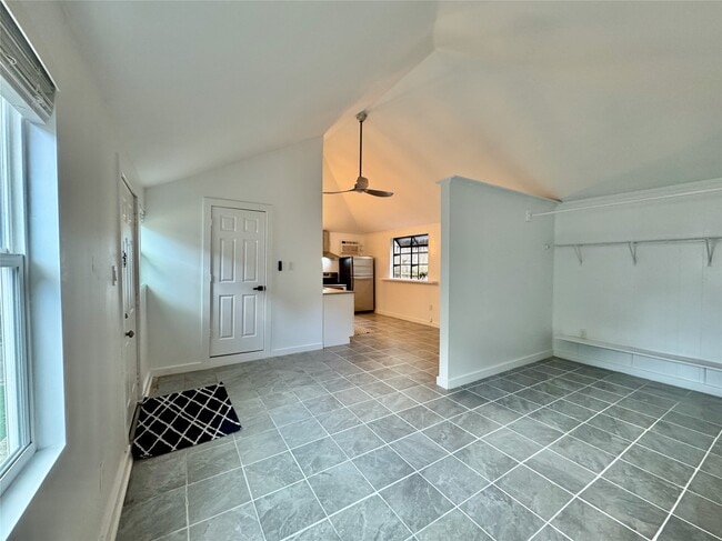 Building Photo - 2413 Woodhead St