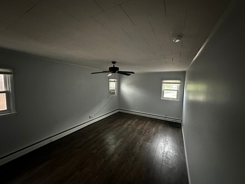 Building Photo - 2649 Nottingham Way