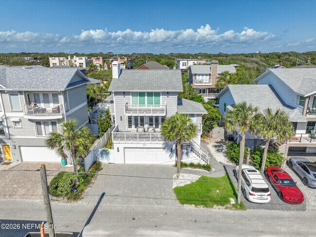 Building Photo - 1766 Beach Ave