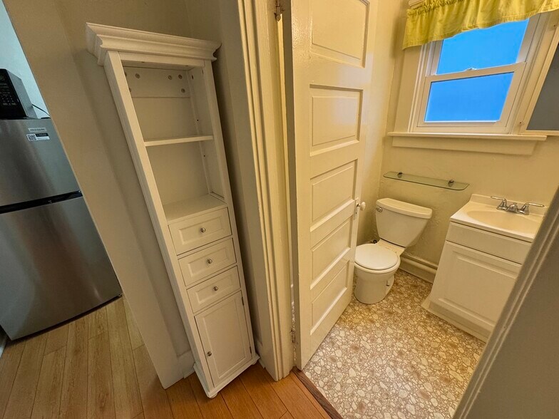 Building Photo - 40 Brooks Ave