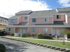 Building Photo - Pebble Beach I302