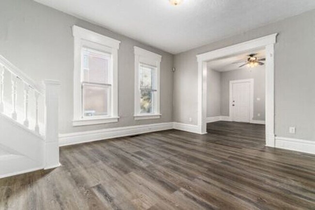 Building Photo - 360 N Garfield Ave