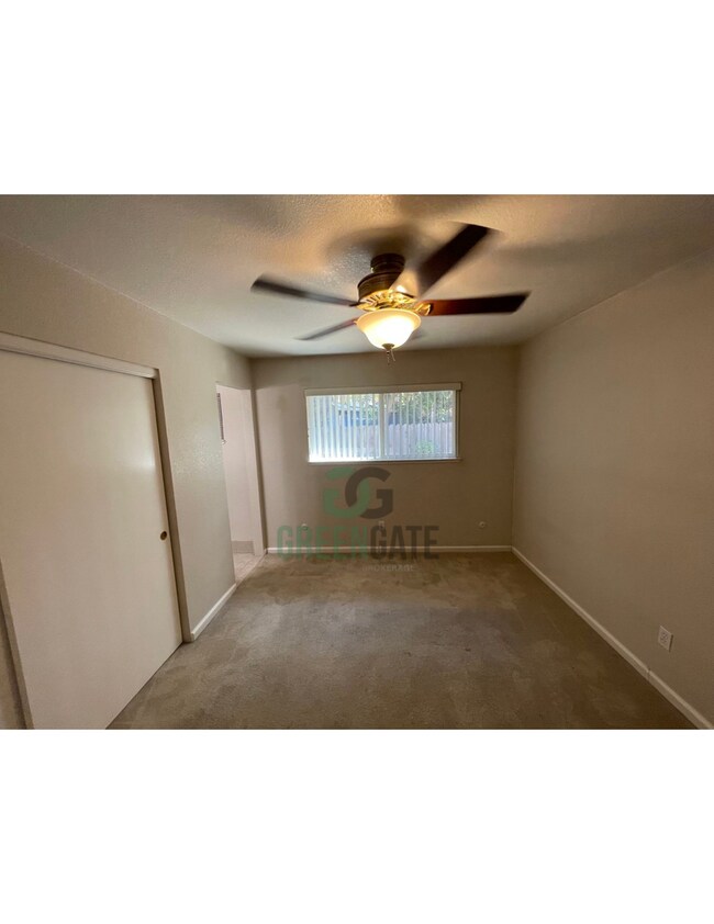 Building Photo - 533 Arrowhead Ct