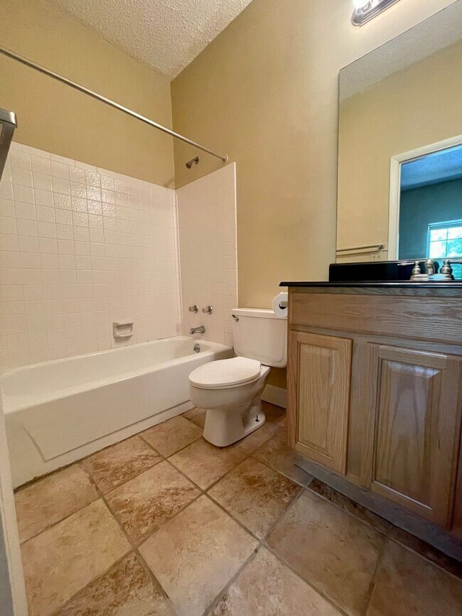 Building Photo - Lakewood Commons K205